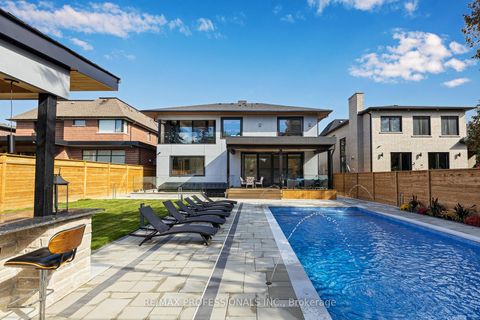 Photo 10 at 122 Ashbourne Drive, City Centre West, Toronto