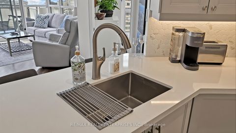 Photo 9 at 2816 - 230 Queens Quay W, Waterfront Communities C1, Toronto