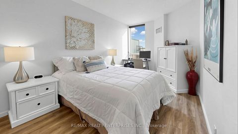 Photo 11 at 2816 - 230 Queens Quay W, Waterfront Communities C1, Toronto