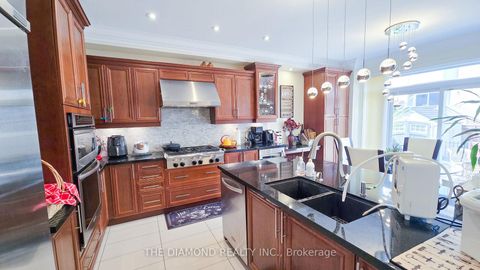 Photo 11 at 114 Chatfield Drive, West Woodbridge, Vaughan