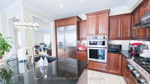 Photo 12 at 114 Chatfield Drive, West Woodbridge, Vaughan