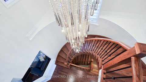 Photo 15 at 114 Chatfield Drive, West Woodbridge, Vaughan