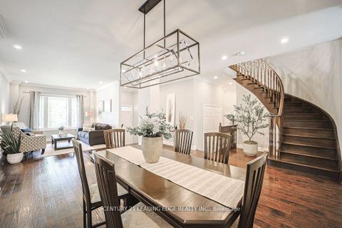 Photo 2 at 204 Ivy Jay Crescent, Bayview Northeast, Aurora