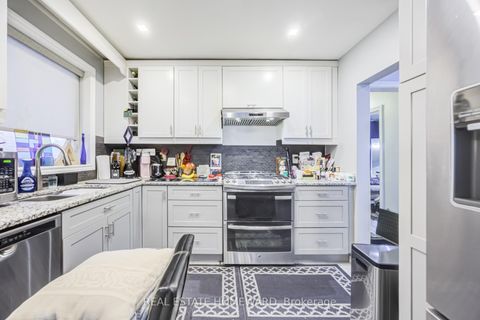 Photo 4 at 4 Moorecroft Crescent, Ionview, Toronto