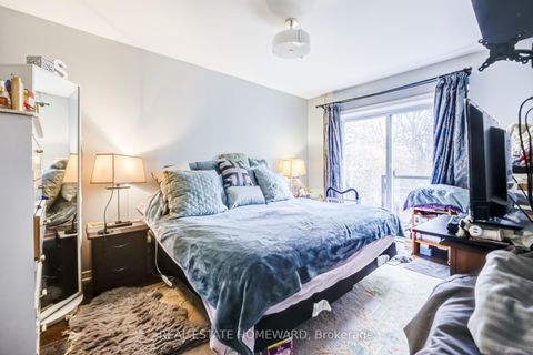 Photo 6 at 4 Moorecroft Crescent, Ionview, Toronto