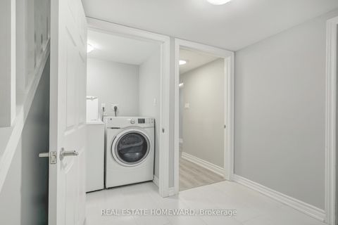 Photo 13 at 4 Moorecroft Crescent, Ionview, Toronto