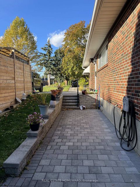 Photo 22 at 4 Moorecroft Crescent, Ionview, Toronto