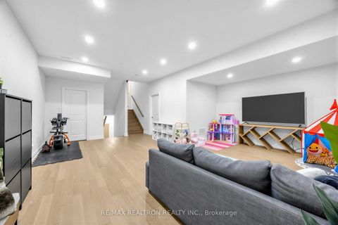 Photo 11 at 9532 Weston Road, Vellore Village, Vaughan