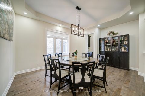 Photo 7 at 43 Mike Boshevski Court, Bayview Northeast, Aurora