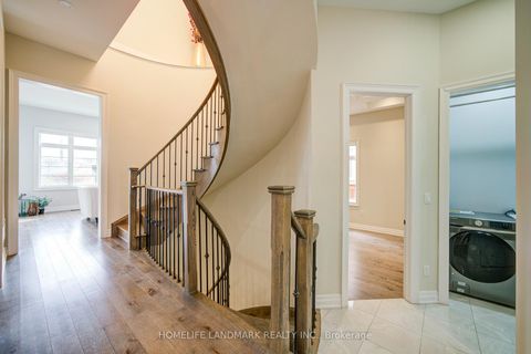 Photo 18 at 43 Mike Boshevski Court, Bayview Northeast, Aurora