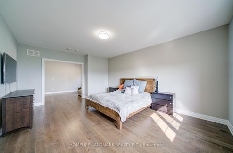 Photo 25 at 43 Mike Boshevski Court, Bayview Northeast, Aurora