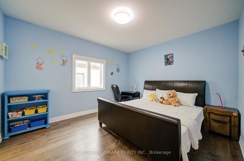 Photo 29 at 43 Mike Boshevski Court, Bayview Northeast, Aurora