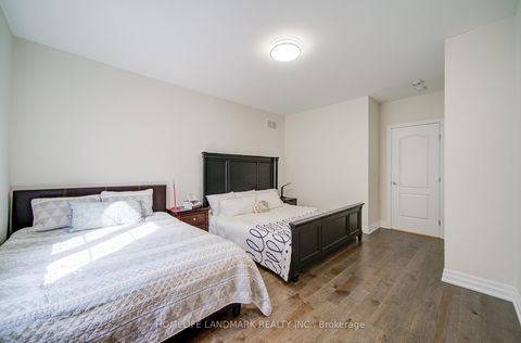 Photo 34 at 43 Mike Boshevski Court, Bayview Northeast, Aurora