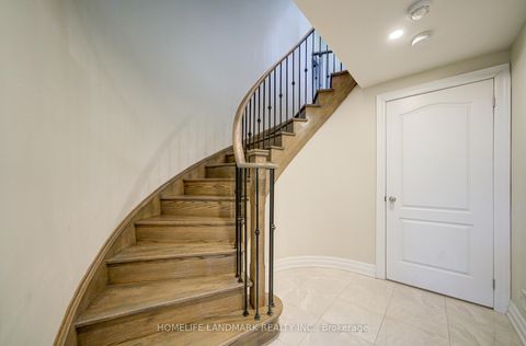 Photo 36 at 43 Mike Boshevski Court, Bayview Northeast, Aurora