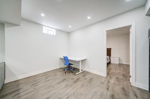 Photo 39 at 43 Mike Boshevski Court, Bayview Northeast, Aurora