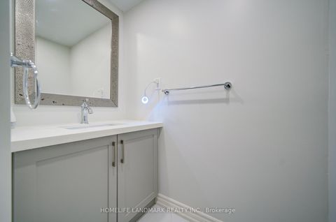 Photo 41 at 43 Mike Boshevski Court, Bayview Northeast, Aurora