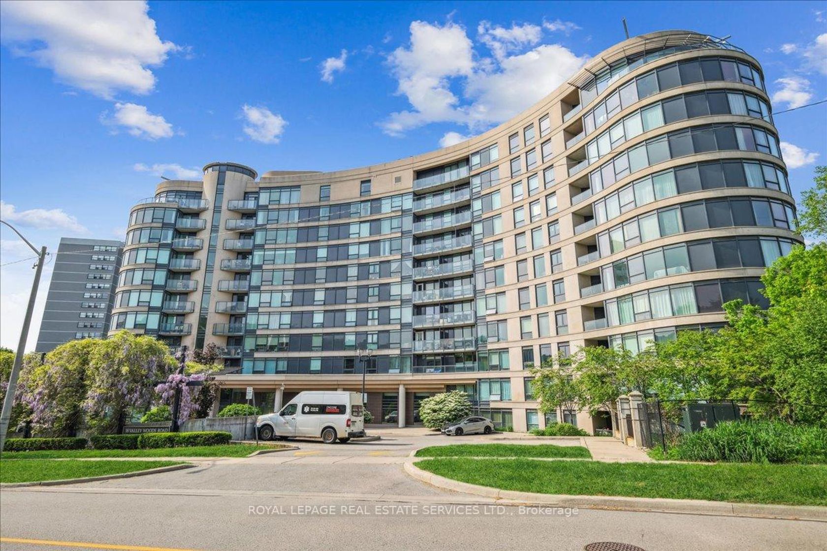 908 - 18 Valley Woods Road, Donalda, Toronto 