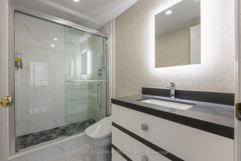 Photo 9 at 617 - 28 WILLIAM CARSON Crescent, Windfields, Toronto