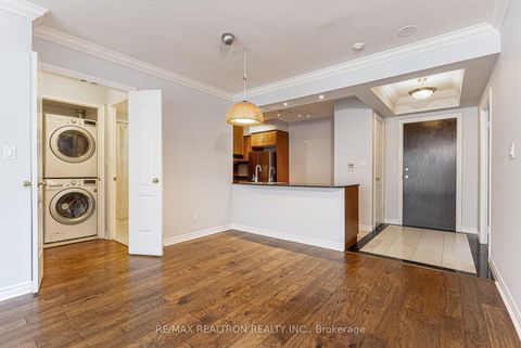 Photo 13 at 617 - 28 WILLIAM CARSON Crescent, Windfields, Toronto