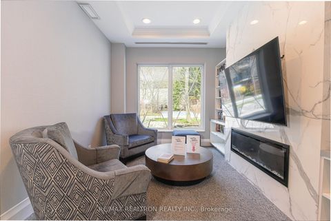 Photo 18 at 617 - 28 WILLIAM CARSON Crescent, Windfields, Toronto