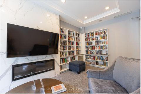 Photo 19 at 617 - 28 WILLIAM CARSON Crescent, Windfields, Toronto