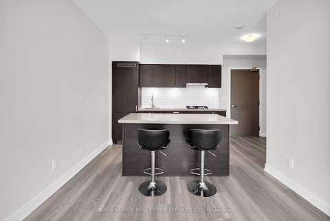 Photo 7 at 1104 - 501 St Clair Avenue W, Casa Loma, Toronto