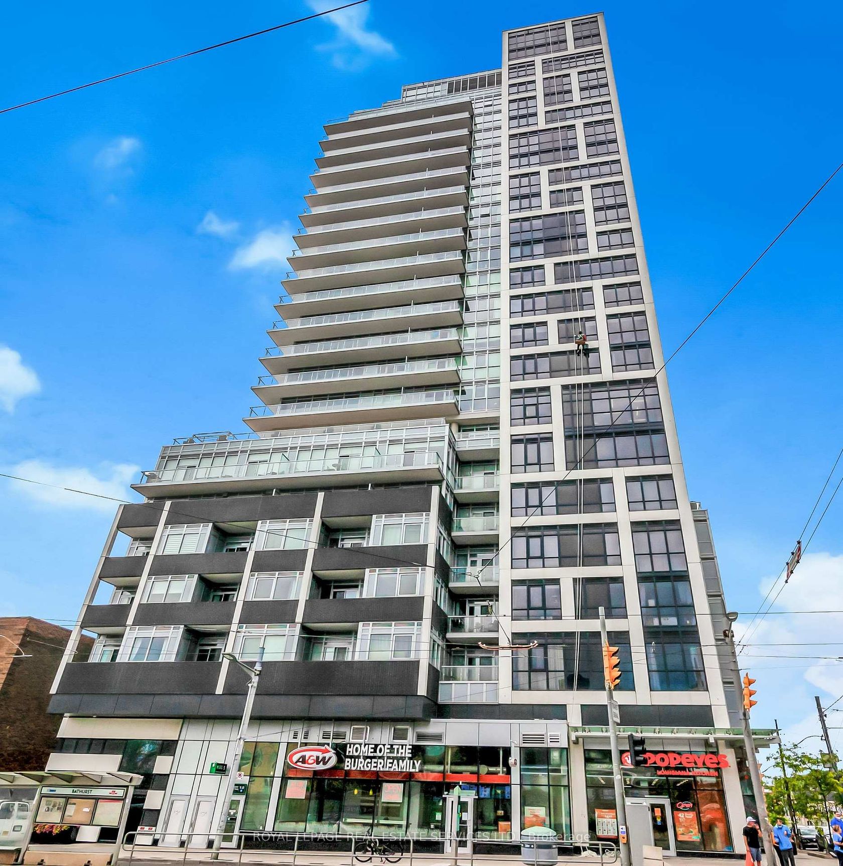 1104 - 501 St Clair Avenue W, Casa Loma, Toronto by Loree Meneguzzi Real Estate 1104 - 501 St Clair Avenue W, Casa Loma, Toronto
