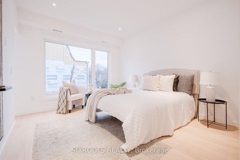 Photo 10 at 40 Morningside Avenue, Swansea, Toronto