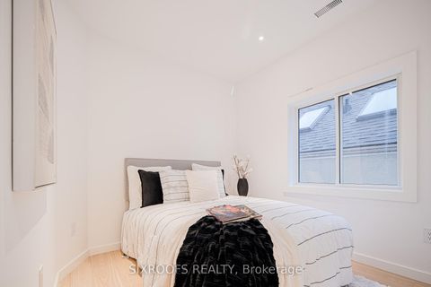 Photo 12 at 40 Morningside Avenue, Swansea, Toronto