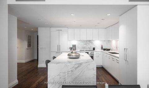 Photo 9 at 123 - 1 Benvenuto Place, Casa Loma, Toronto