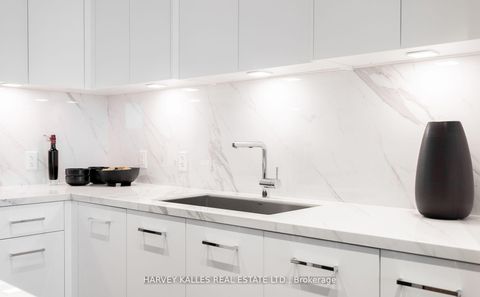 Photo 12 at 123 - 1 Benvenuto Place, Casa Loma, Toronto