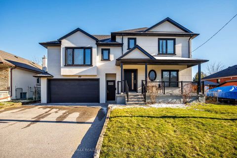 Photo 1 at 105 Winston Park Boulevard, CFB, Toronto