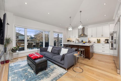 Photo 9 at 105 Winston Park Boulevard, CFB, Toronto