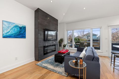 Photo 10 at 105 Winston Park Boulevard, CFB, Toronto