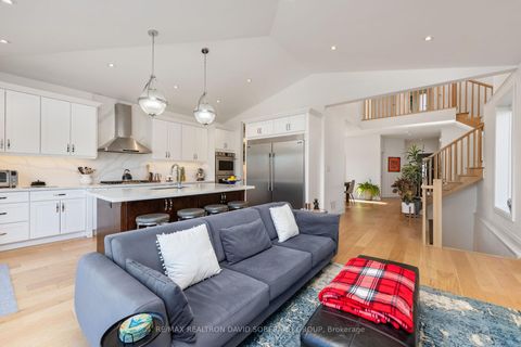 Photo 12 at 105 Winston Park Boulevard, CFB, Toronto