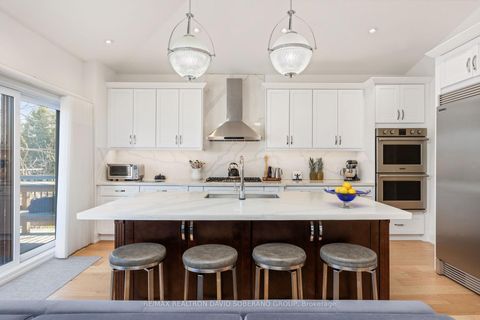 Photo 14 at 105 Winston Park Boulevard, CFB, Toronto