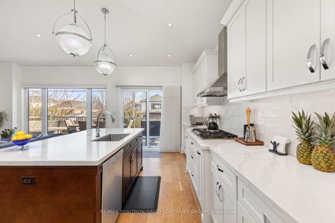 Photo 16 at 105 Winston Park Boulevard, CFB, Toronto