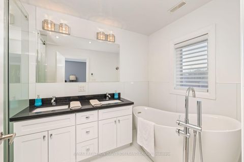 Photo 24 at 105 Winston Park Boulevard, CFB, Toronto