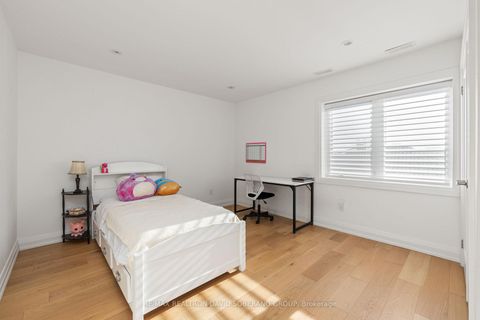 Photo 29 at 105 Winston Park Boulevard, CFB, Toronto