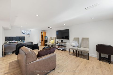 Photo 33 at 105 Winston Park Boulevard, CFB, Toronto