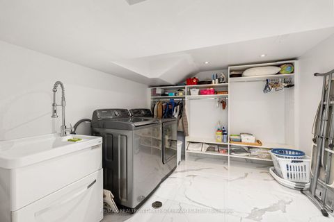 Photo 37 at 105 Winston Park Boulevard, CFB, Toronto