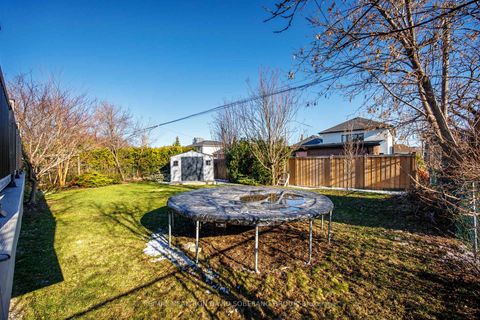Photo 38 at 105 Winston Park Boulevard, CFB, Toronto