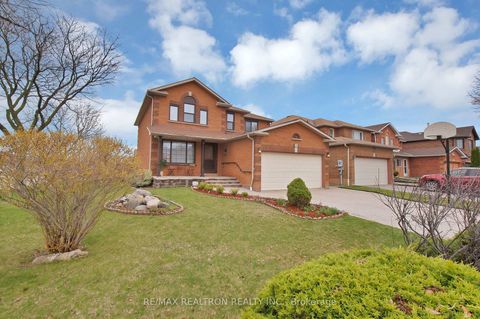 Photo 2 at 35 Glenheather Terrace, Rouge E11, Toronto