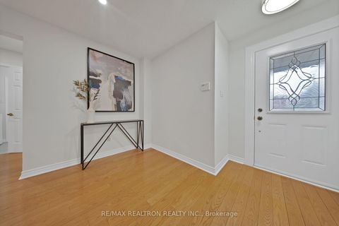 Photo 4 at 35 Glenheather Terrace, Rouge E11, Toronto