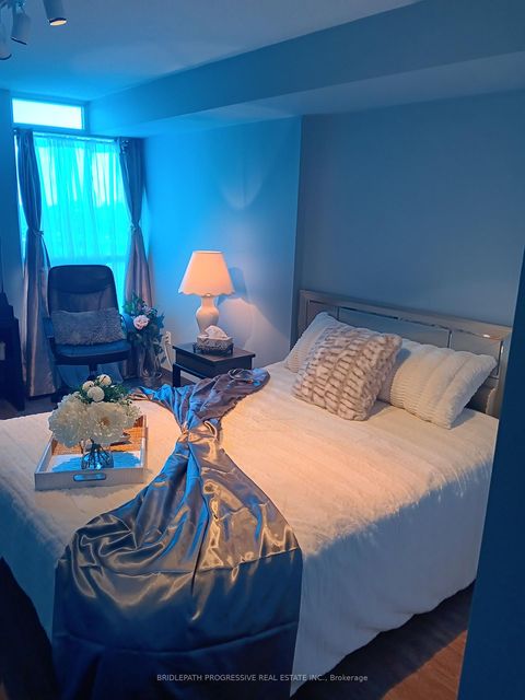 Photo 12 at 1505 - 7300 Yonge Street, Yorkhill, Vaughan