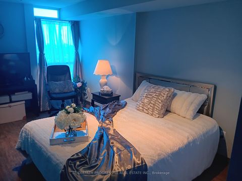 Photo 13 at 1505 - 7300 Yonge Street, Yorkhill, Vaughan