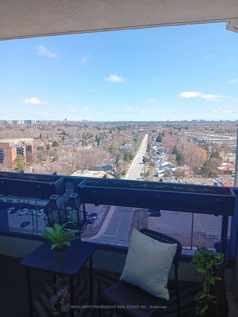 Photo 24 at 1505 - 7300 Yonge Street, Yorkhill, Vaughan