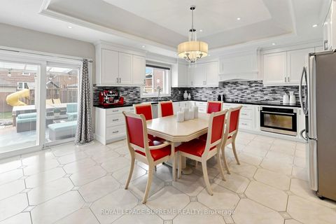 Photo 11 at 46 Chiswick Avenue, Amesbury, Toronto