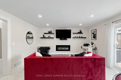 Photo 15 at 46 Chiswick Avenue, Amesbury, Toronto