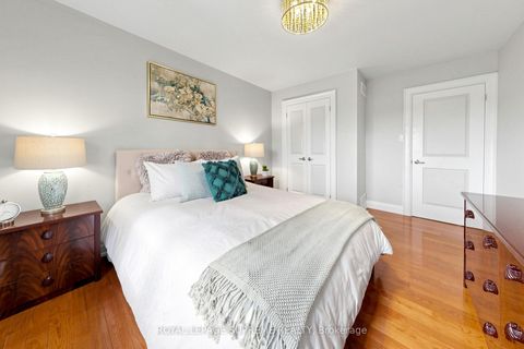 Photo 19 at 46 Chiswick Avenue, Amesbury, Toronto